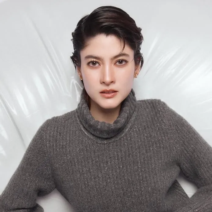 Nghệ sĩ Margie Rasri Balenciaga