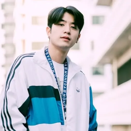 Nghệ sĩ Pangpond Akalavut Mankalasut