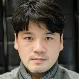 Nghệ sĩ Kim Hyung Joo