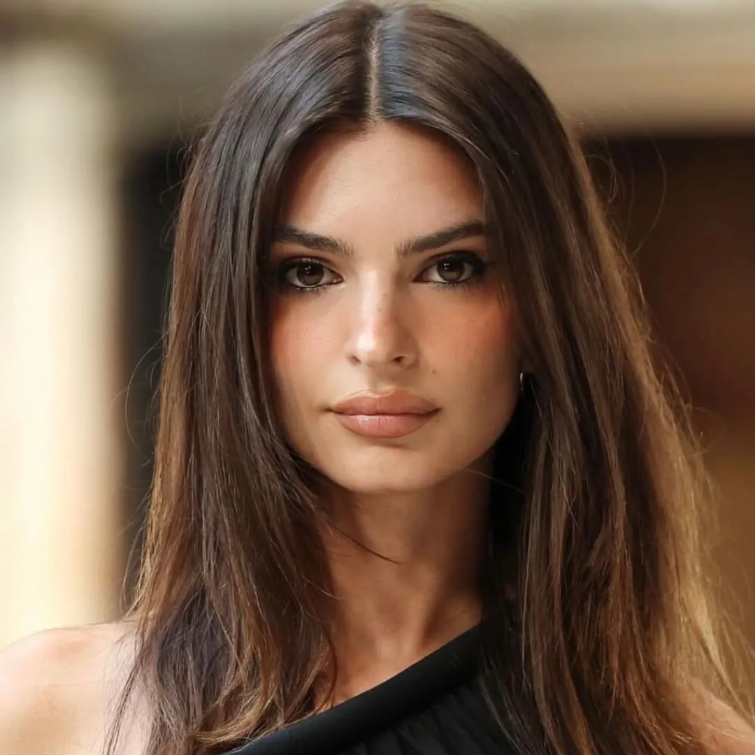 Nghệ sĩ Emily Ratajkowski