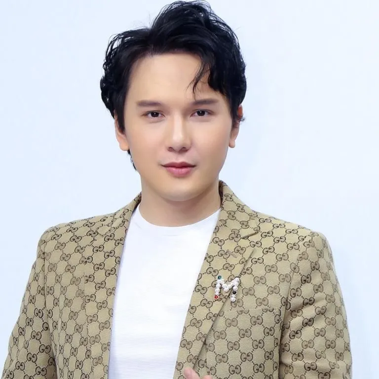Nghệ sĩ Khắc Minh