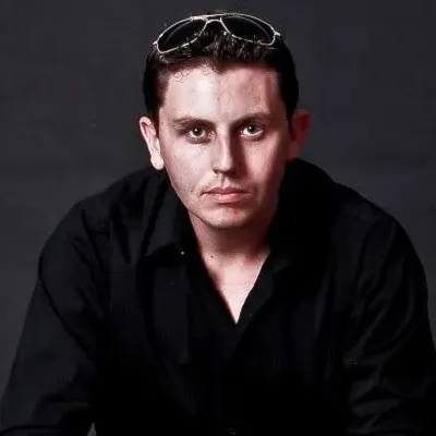 Nghệ sĩ Luke Sparke