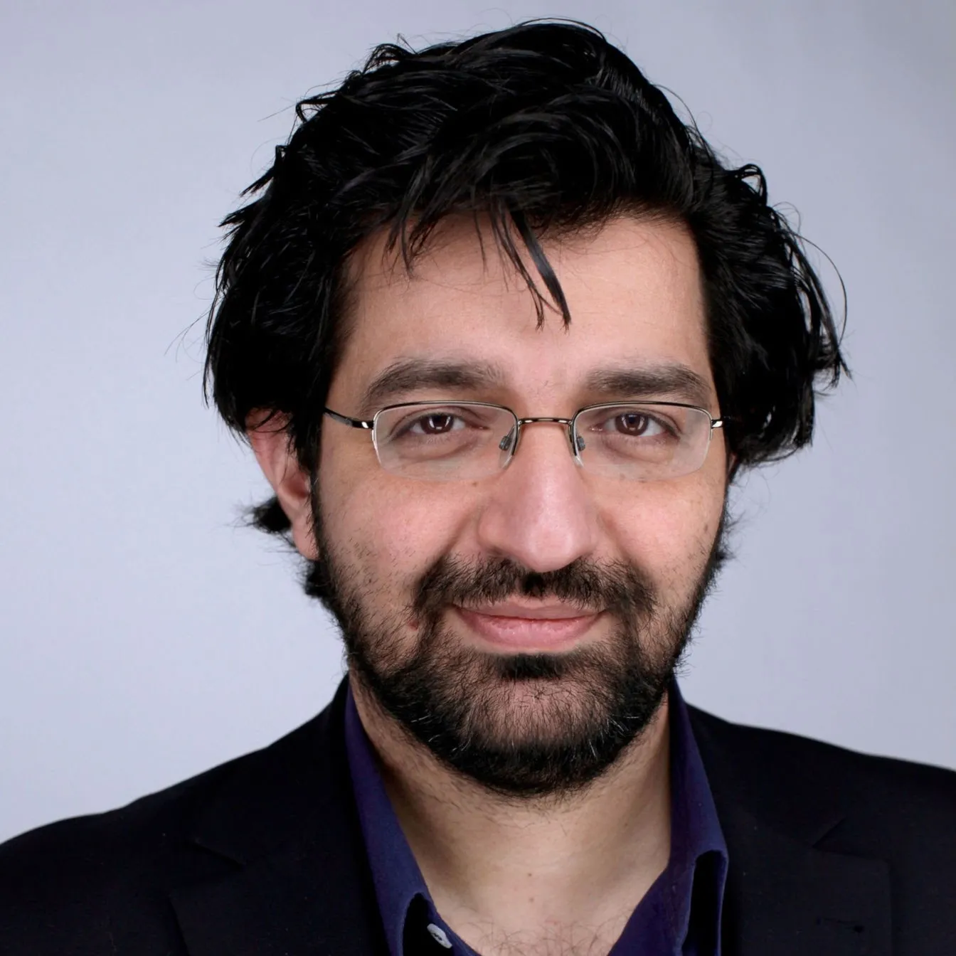 Nghệ sĩ Ali Samadi Ahadi