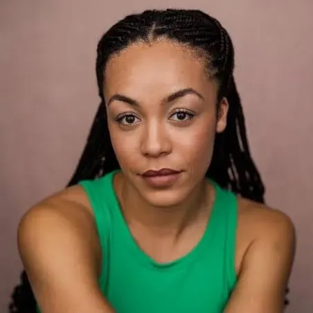 Nghệ sĩ Sophie McIntosh