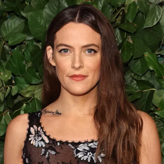 Nghệ sĩ Riley Keough