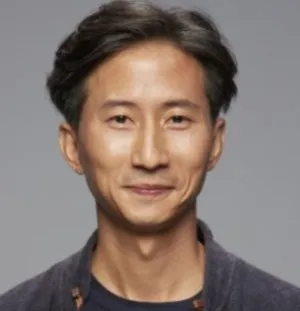 Nghệ sĩ Mez Tharatorn