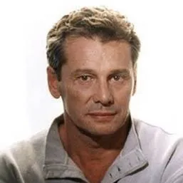 Nghệ sĩ Emmanuel Curtil