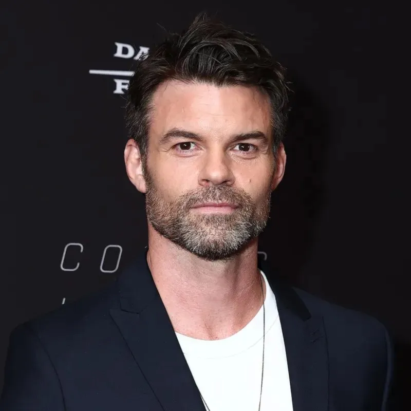 Nghệ sĩ Daniel Gillies