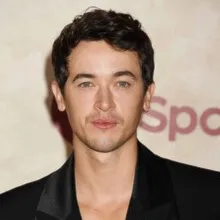 Nghệ sĩ Tom Blyth