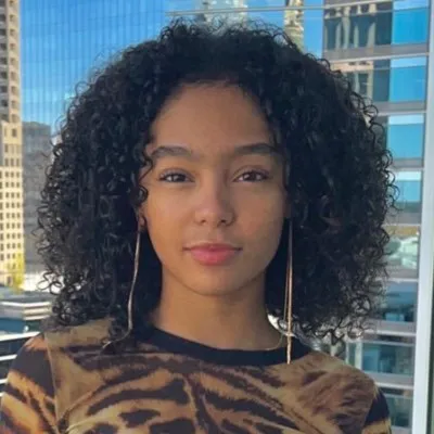 Nghệ sĩ Madalen Mills