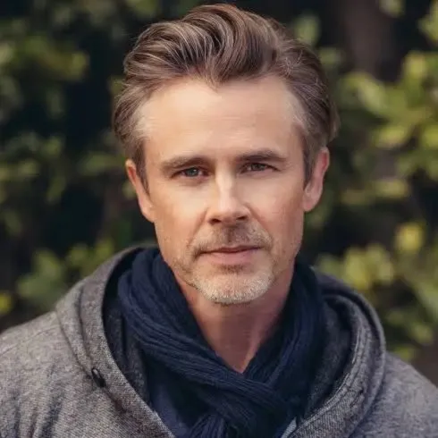 Nghệ sĩ Sam Trammell