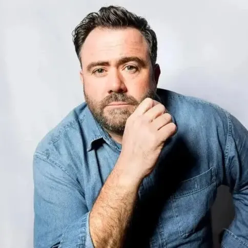 Nghệ sĩ Celyn Jones