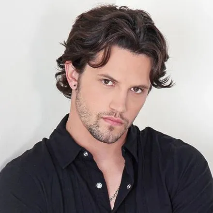 Nghệ sĩ Nathan Parsons