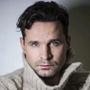 Nghệ sĩ Viktor Dobronravov