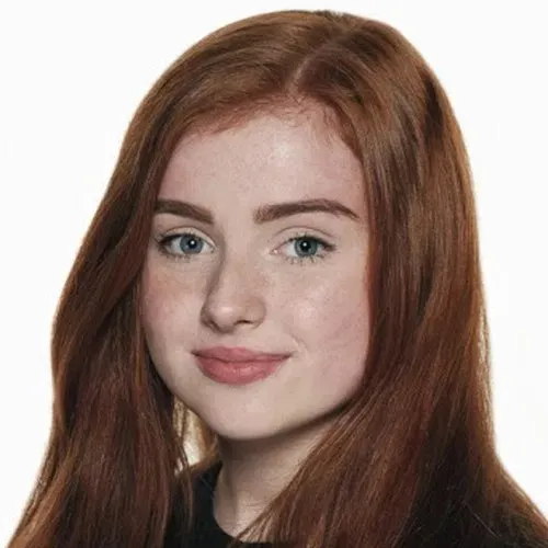 Nghệ sĩ Lucy Carolan