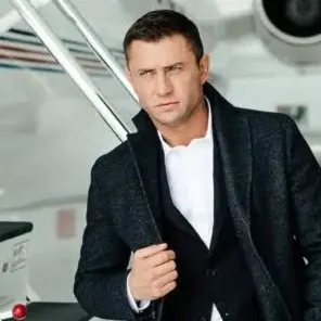 Nghệ sĩ Pavel Priluchnyy