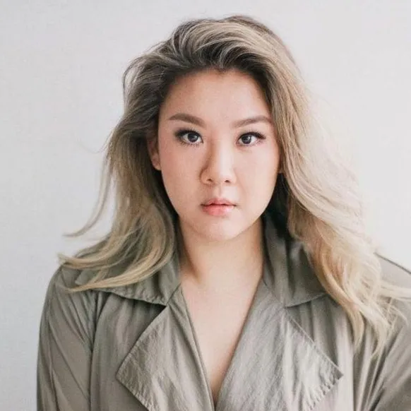 Nghệ sĩ Trịnh Hân Nghi