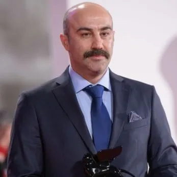 Nghệ sĩ Mohsen Tanabandeh