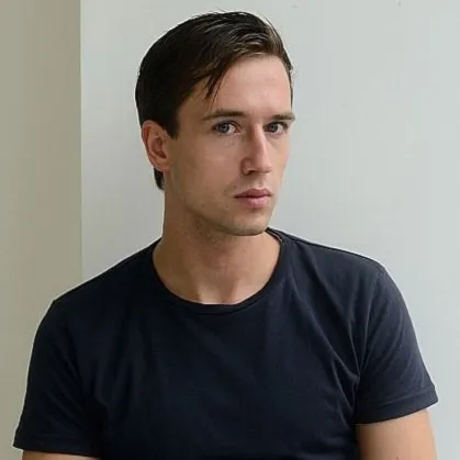 Nghệ sĩ Egor Koreshkov