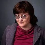 Nghệ sĩ Inna Evlannikova