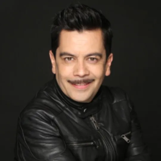 Nghệ sĩ Carlos Espejel