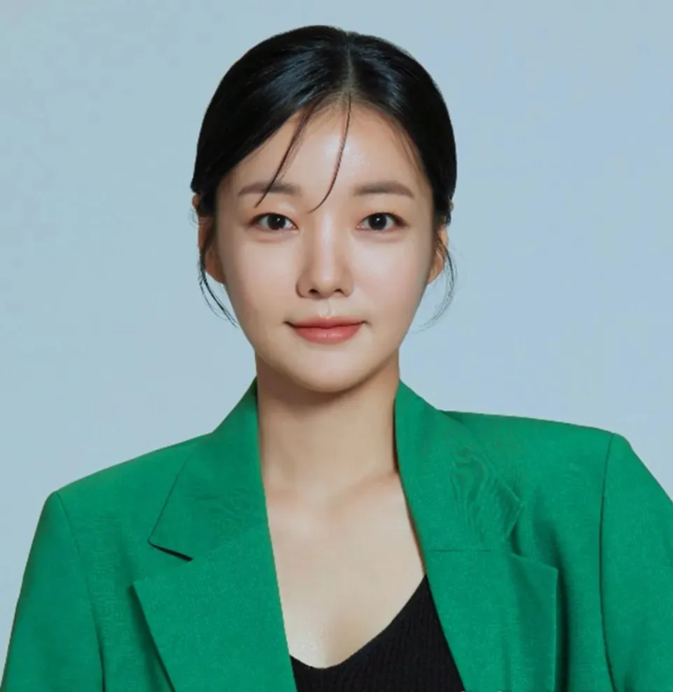 Nghệ sĩ Moon Ji In