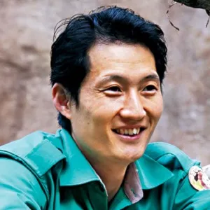 Nghệ sĩ Song Young Gwan