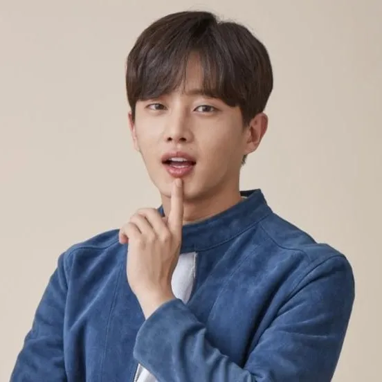 Nghệ sĩ Kim Min Seok