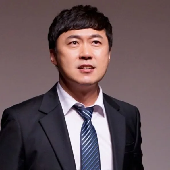 Nghệ sĩ Um Sang Hyun