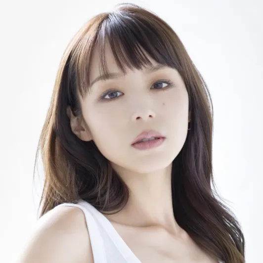 Nghệ sĩ Aya Hirano