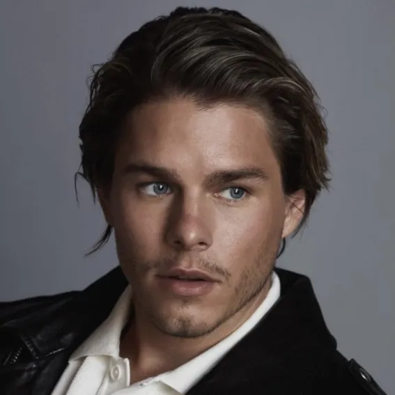 Nghệ sĩ Jake Manley