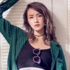 Nghệ sĩ Thư Dương