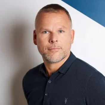 Nghệ sĩ Matt Salmon