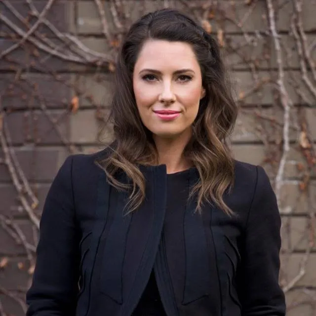 Nghệ sĩ Sarah Findley