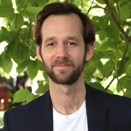 Nghệ sĩ Benjamin Lavernhe