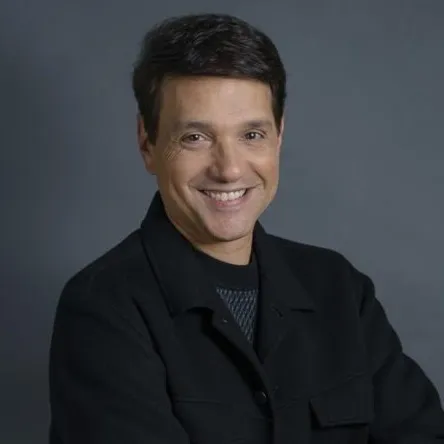 Nghệ sĩ Ralph Macchio
