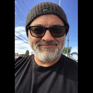 Nghệ sĩ Javier Reyna