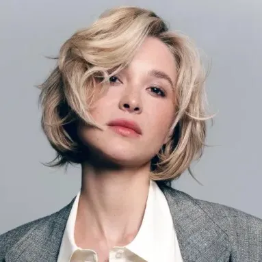 Nghệ sĩ Isabel May