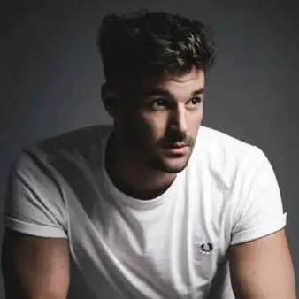 Nghệ sĩ Paul Pizzera