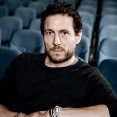 Nghệ sĩ Olivier Casas