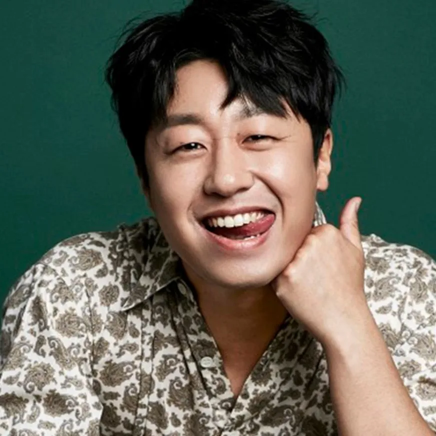 Nghệ sĩ Bae Yoo Ram