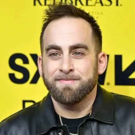 Nghệ sĩ Alex Scharfman