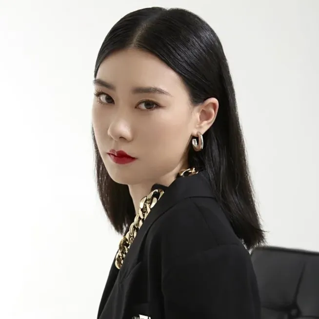 Nghệ sĩ Hạnh Lâm Nhi