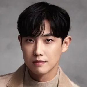Nghệ sĩ Lee Joon