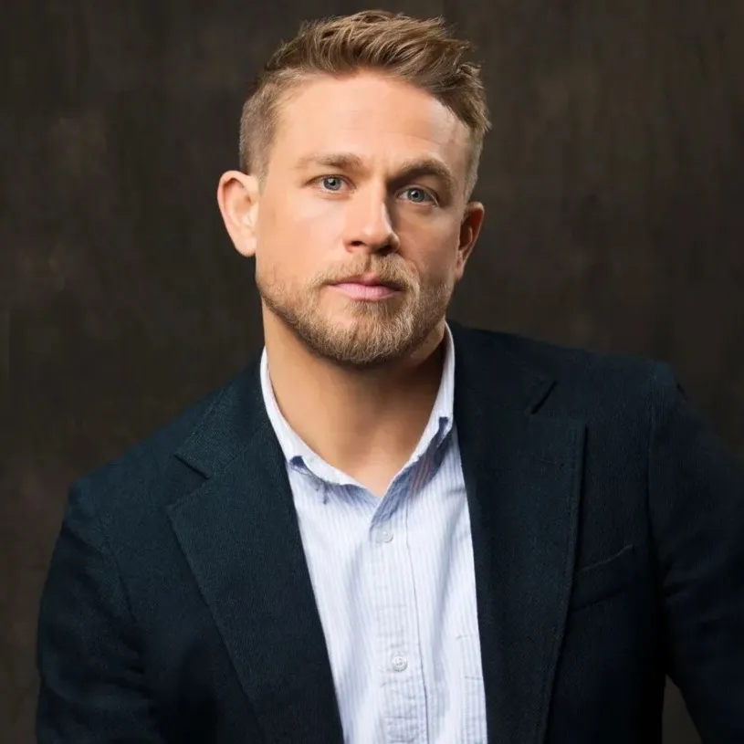 Nghệ sĩ Charlie Hunnam