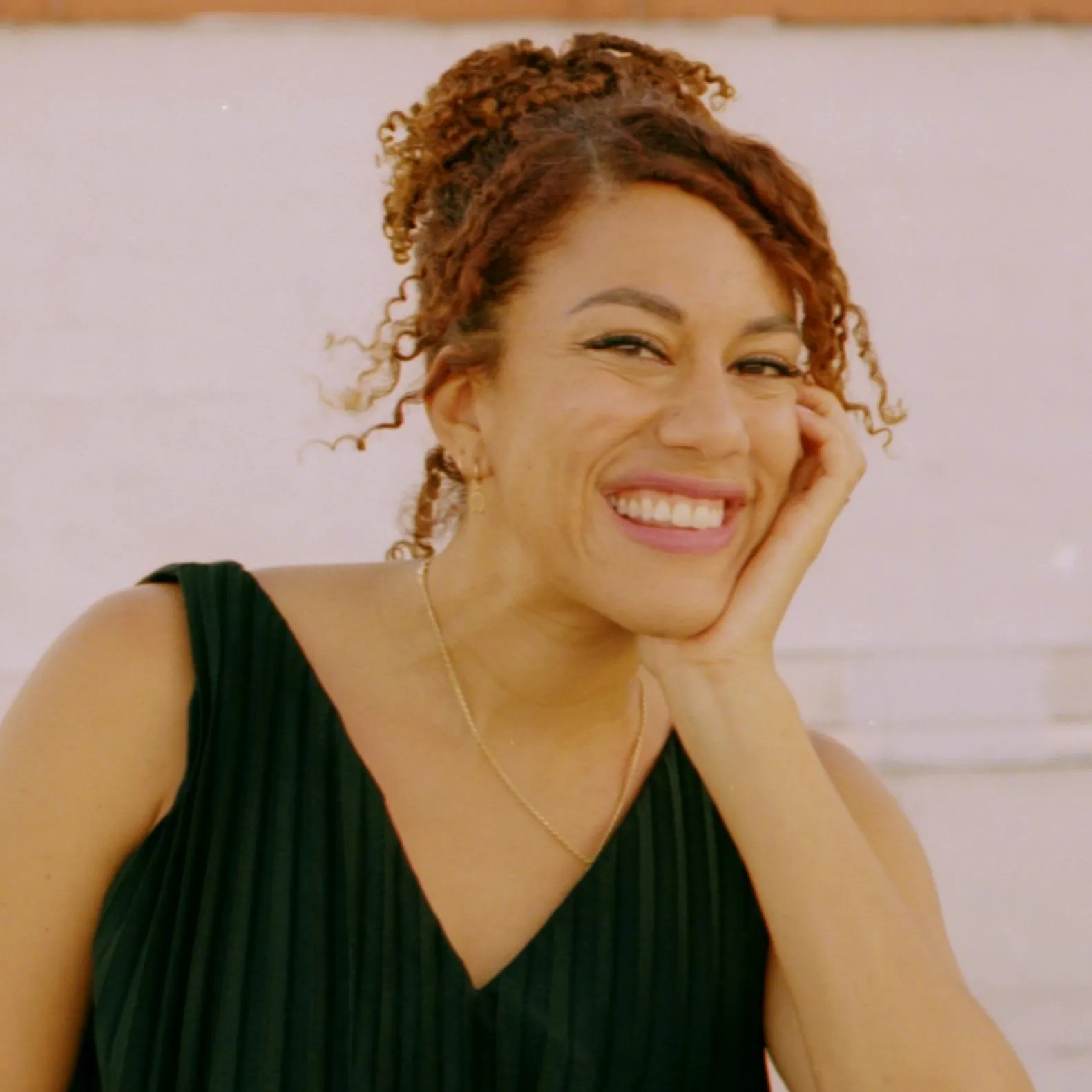 Nghệ sĩ Yemisi Brookes