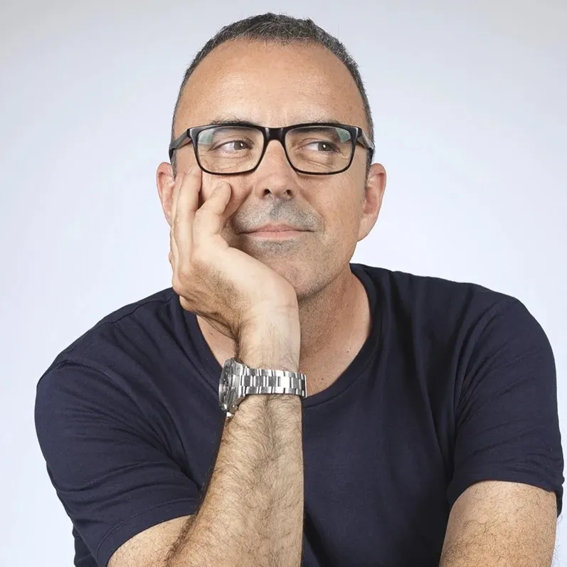 Nghệ sĩ Óscar Barberán