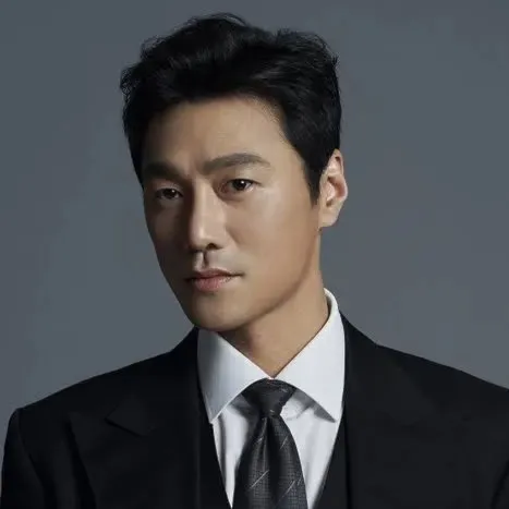 Nghệ sĩ Choi Young Joon
