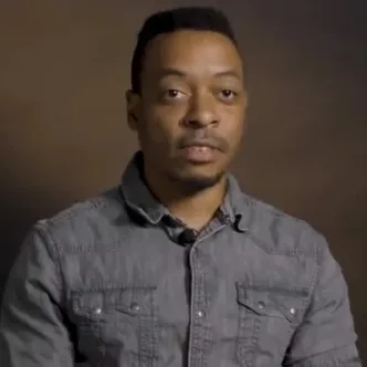 Nghệ sĩ Bryan Newton