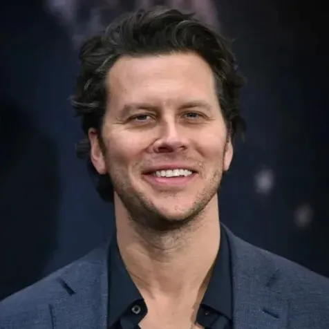 Nghệ sĩ Hayes MacArthur
